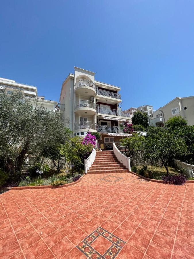Apartmani Iva Becici المظهر الخارجي الصورة