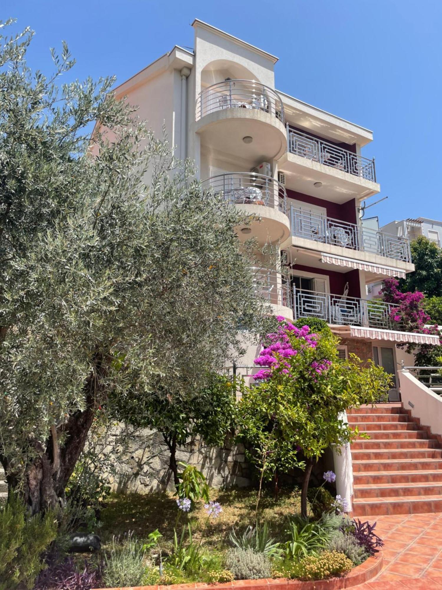Apartmani Iva Becici المظهر الخارجي الصورة